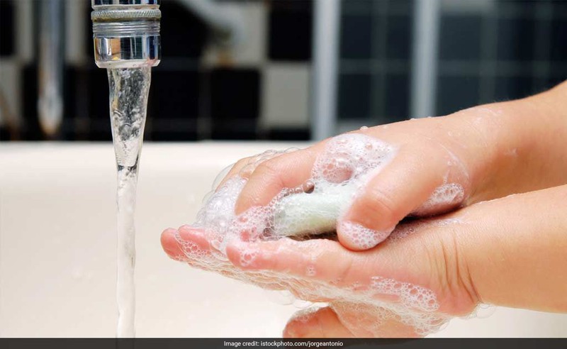 Chú ý lựa chọn đúng và không lạm dụng nước rửa tay khô