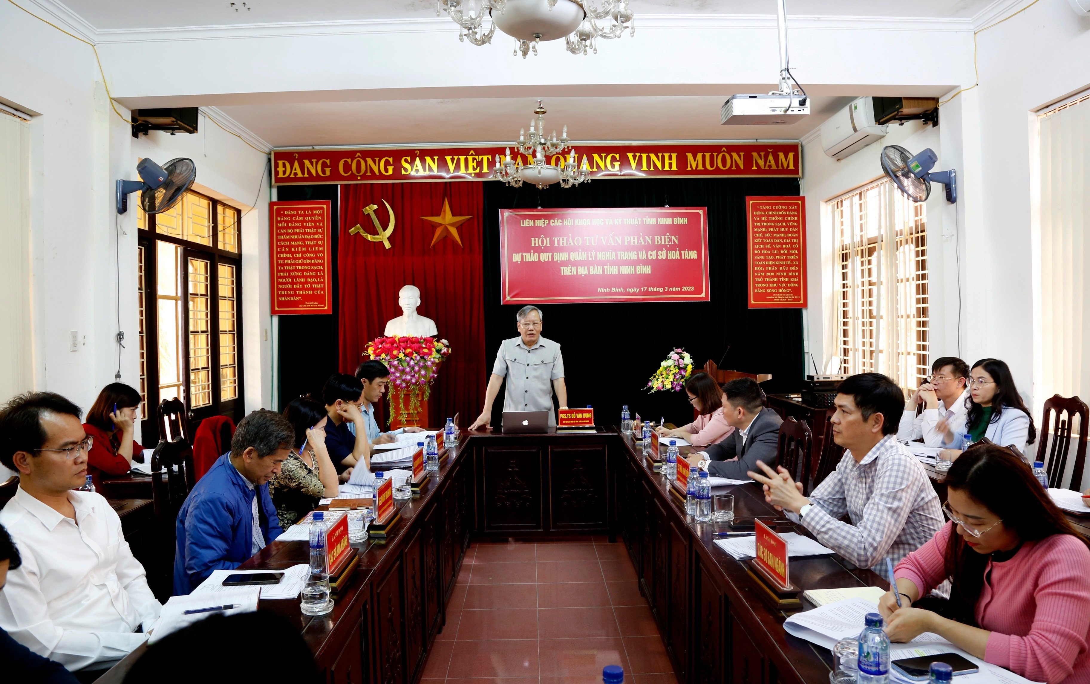 Hội thảo tư vấn phản biện dự thảo quy định quản lý nghĩa trang và cơ sở hỏa táng trên địa bàn tỉnh Ninh Bình