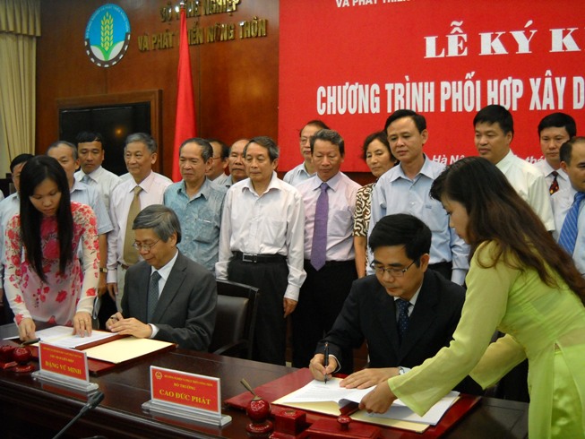 Ký kết chương trình phối hợp xây dựng nông thôn mới giữa Liên hiệp hội Việt Nam với Bộ Nông nghiệp và Phát triển Nông thôn